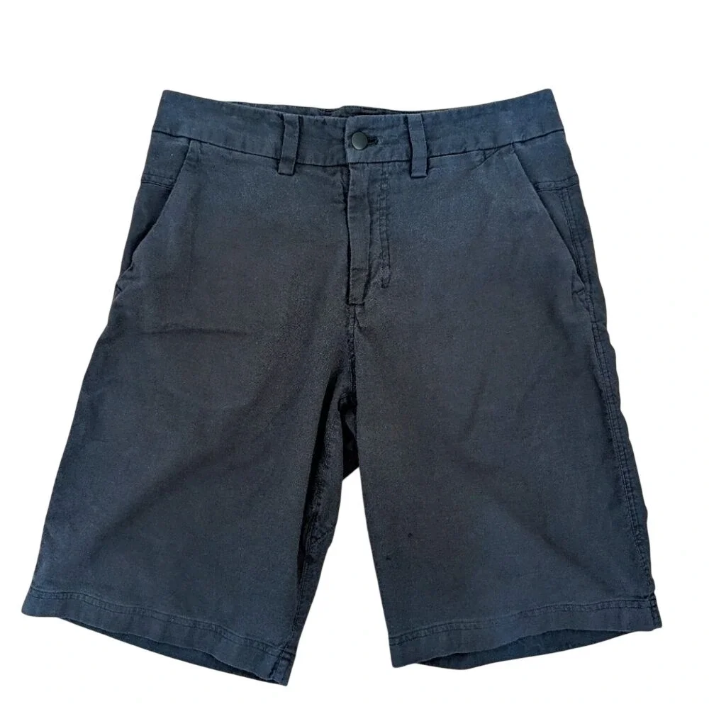 Lululemon Black Bermuda Style Zipper Fly Shorts Size 32‎
